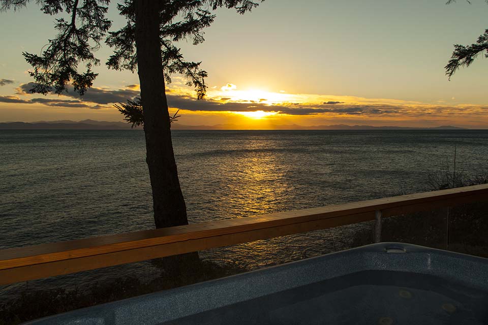 Private Hot Tub in Cottage 1 looking west